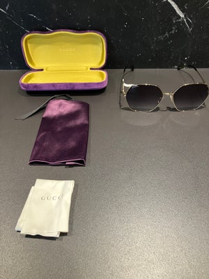 GUCCI GG1335S- udstillingsmodel - Nypris 3275.- -NU KUN 1600.- #107