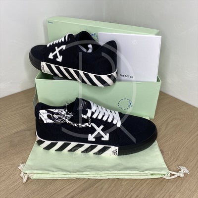 OFF-WHITE logo-patch low-top Vulcanized Sneakers (43)