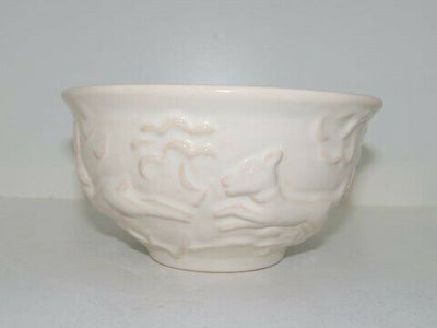 Hjorth keramik

Hvid krukke med fugle og kaniner