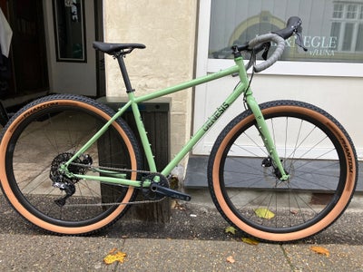 Genesis vagabond “monster gravel”