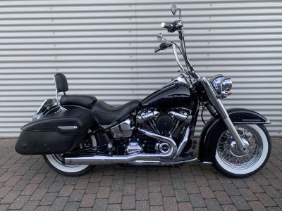 Harley-Davidson FLDE Deluxe HMC Motorcykler. Vi bytter gerne.