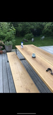 Havebord og bænk af planker 