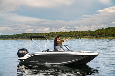 Bayliner M17 inkl. udstyr og Mercury F80 ELPT-EFI