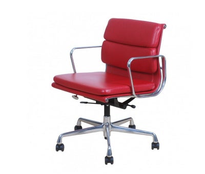 Charles Eames EA-217 kontorstol i rødt læder
