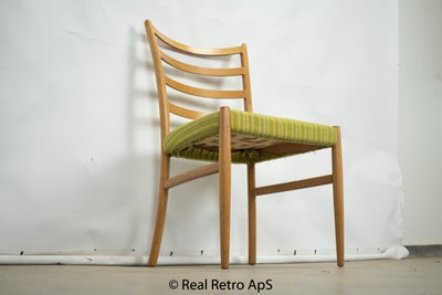 set på 6 stole i massiv egetræ – Johannes Andersen / skovby møbler ?