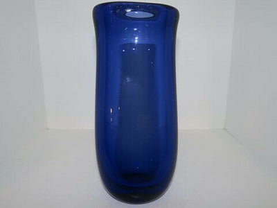 Holmegaard

Mørkeblå vase fra 1955