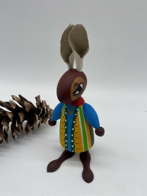 Eigenbord Højholm Bogensen trækunst, Hare. Måler 15,5cm høj ( med øre) 