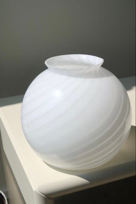 Lagersalg Vintage Murano hvid swirl vase D:17 cm