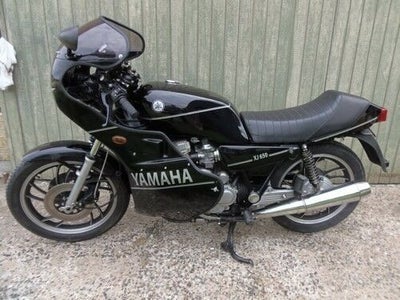 Yamaha, XJ 650 Retro Classic, ccm 650, 1983, km 44000, Dybsort, m.afgift, Flot nylakeret i dybsort.