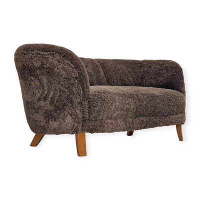 60erne, Dansk design, renoveret 2 pers. "Banana" sofa, ægte fåreskind
