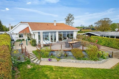 4-værelses Villa på 215 m² til 5995000 kr. Niels Pedersensvej 20A, Mørkholt, ...