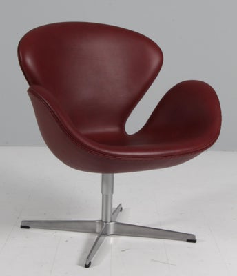 Arne Jacobsen. Svanen. Lænestol, model 3320