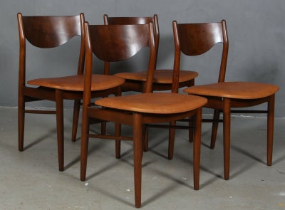 Dansk møbelproducent. Spisebordsstole af bøg og nød (4)