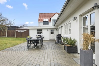 9-værelses Villa på 236 m² til 3999000 kr. Sportsvej 28, 8600 Silkeborg