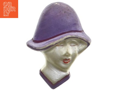 Art Deco Damehoved med Hat Broche fra Knorr (str. 5 x 4 cm)