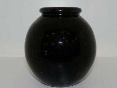 Kähler keramik

Rund vase med sjælden glasur fra ca. 1920-