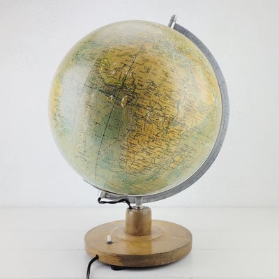 ⭐️- Charmerende Vintage Globus med Lys