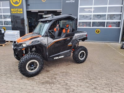 Polaris UTV med nummerplade 