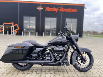 Harley-Davidson FLHRXS Road King Special