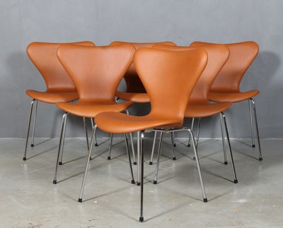 Polstring ,Arne Jacobsens 7´erstole model 3107, Walnut Elegance.