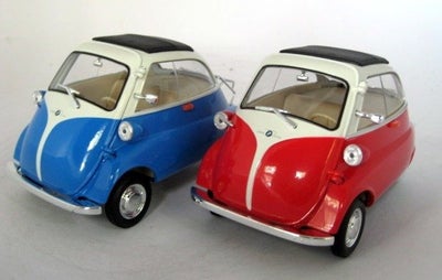 Welly 1:18 - Modelbil (2) - BMW Isetta Export - Blue/White & Red/White