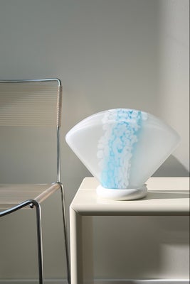 LAGERSALG - Vintage Murano lampe bordlampe hvid og blå L:30 cm