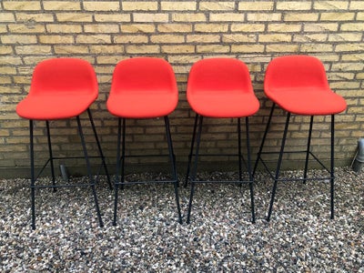 Barstol, Spritnye barstole, designet af Iskos-Berlin, for Muuto. Fire barstole, model Fiber Bar Stoo