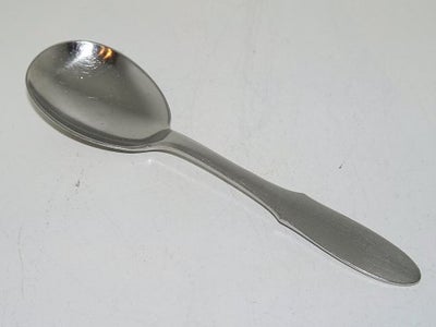 Georg Jensen Mitra 

Lille serveringsske 15,5 cm.