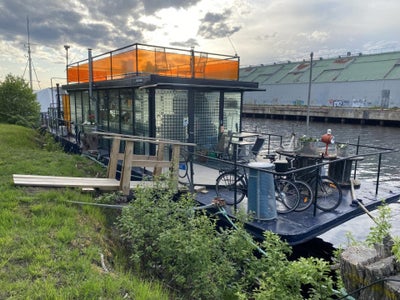 Houseboat/husbåt Barge