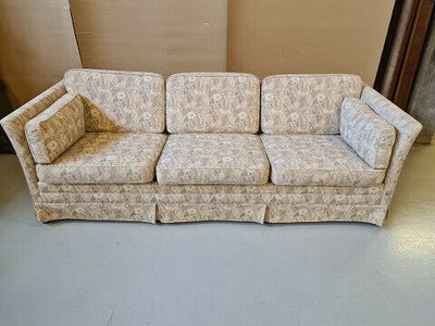 Blomstret sofa
Kr. 2400,-