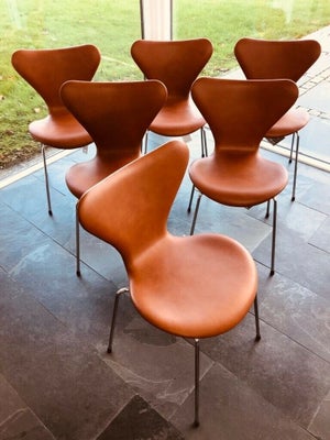Ny 7ér stol, produceret af Fritz Hansen, ombetrukket af møbelpolstren.dk