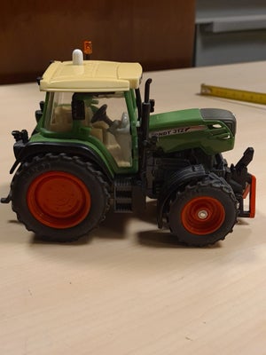 Siku Fendt 312 traktor model 3056