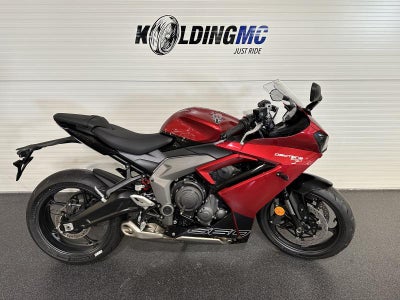 Triumph Daytona 660 Carnival Red / Sapphire Black