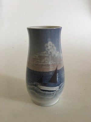 Bing & Grøndahl Vase med Skib No 1302/6211 VI SENDER
