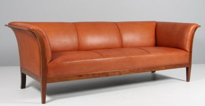 Frits Henningsen tre personers sofa nybetrukket med cognac farvet anilin læder