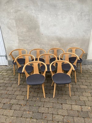 9 Stole med armlæn i egetræ- In Between sk2 stole 