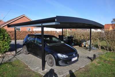 Dobbelt carport med solceller.  Få 6.200 kWh grøn strøm om året