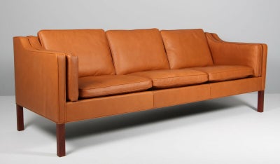 Børge Mogensen. Fritstående trepers. sofa, model 2213. Nybetrukket