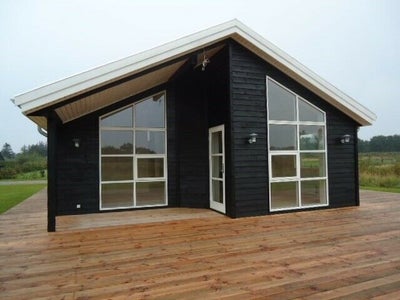 Nyt sommerhus  90 m² 
opbygget i gode materialer .
Udvendig beklædning er klink med hvide trævinduer