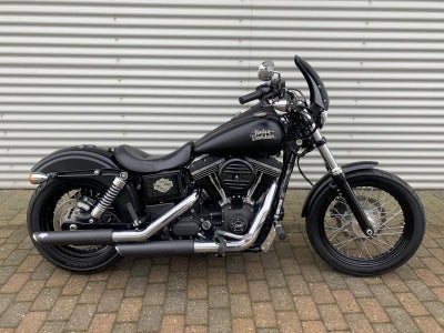 Harley-Davidson FXDB Street Bob HMC Motorcykler.  Vi bytter gerne.
