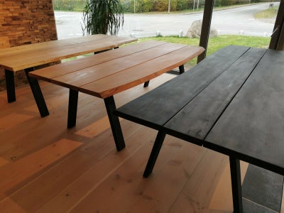 Plankebord, rustikt og unikt, sort olie, længde 2,4 meter, ben sort lakeret stål