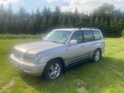 Toyota Landcruiser 100 Bus.