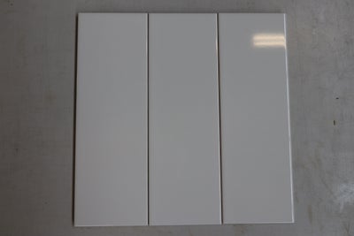 Glaseret keramisk væg flise hvid blank 10x30cm. Pris pr m²
