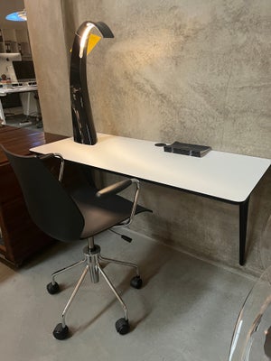 Stella Desk Væghængt Skrivebord fra Snedkergaarden