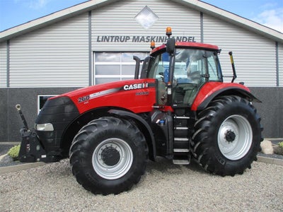 MAGNUM 260 CVX med frontlift, affjedret foraksel og affjedret kabine. Case IH